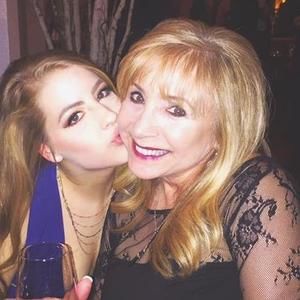 Meet your Posher, Caitlyn